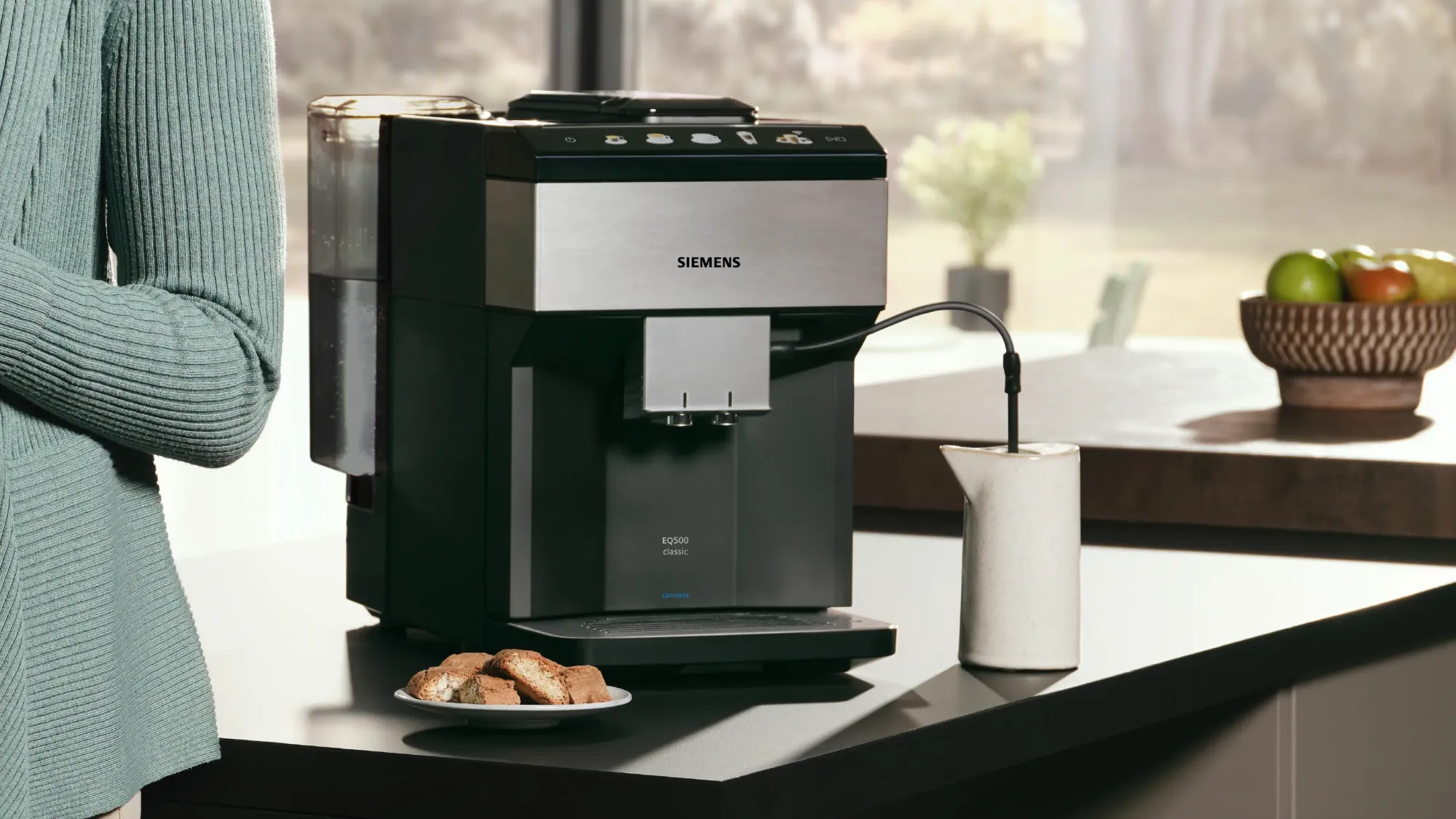 Machine à café tout-automatique EQ500 classic connect Inox, Noir TP516RX3