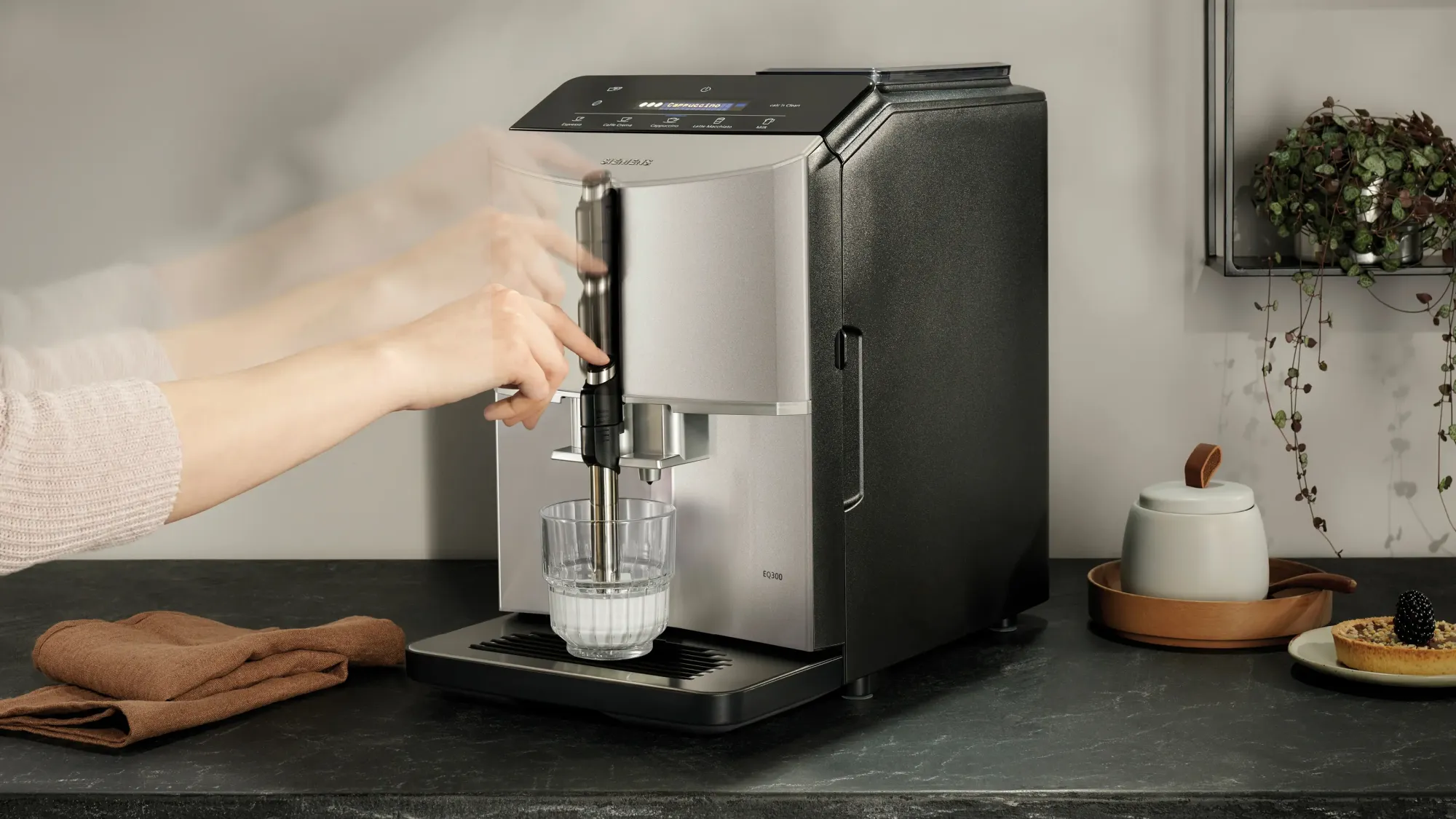 Machine à café tout-automatique EQ300 Inox silver metallic TF303E07
