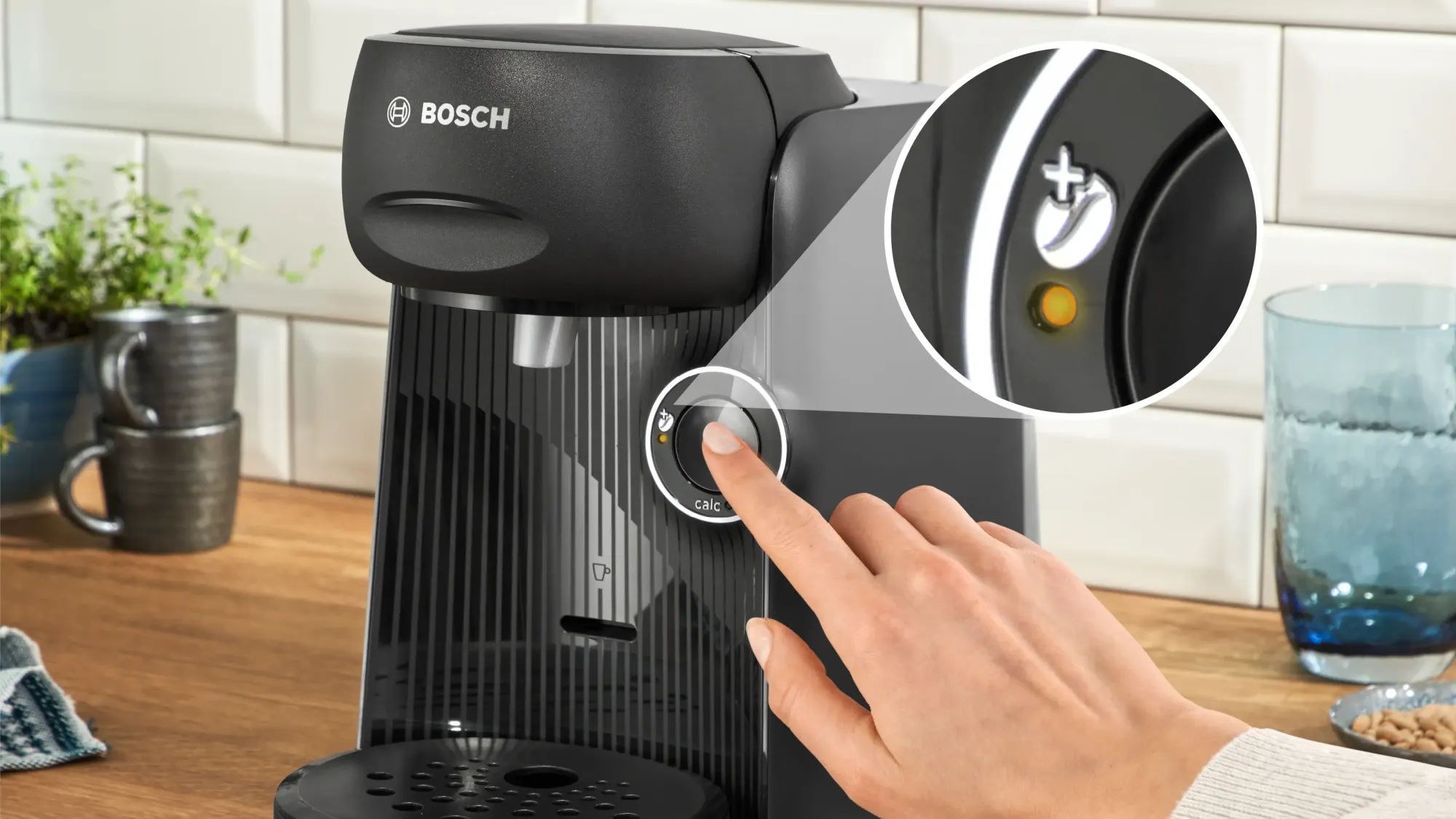 Machine multi-boissons automatique TASSIMO FINESSE friendly TAS162E