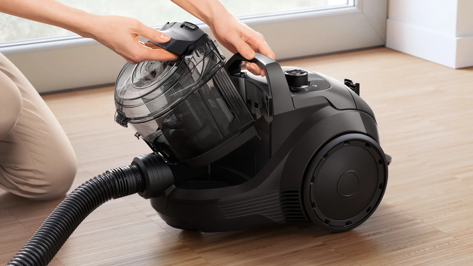 Série 4 Aspirateur sans sac Noir BGC21X300