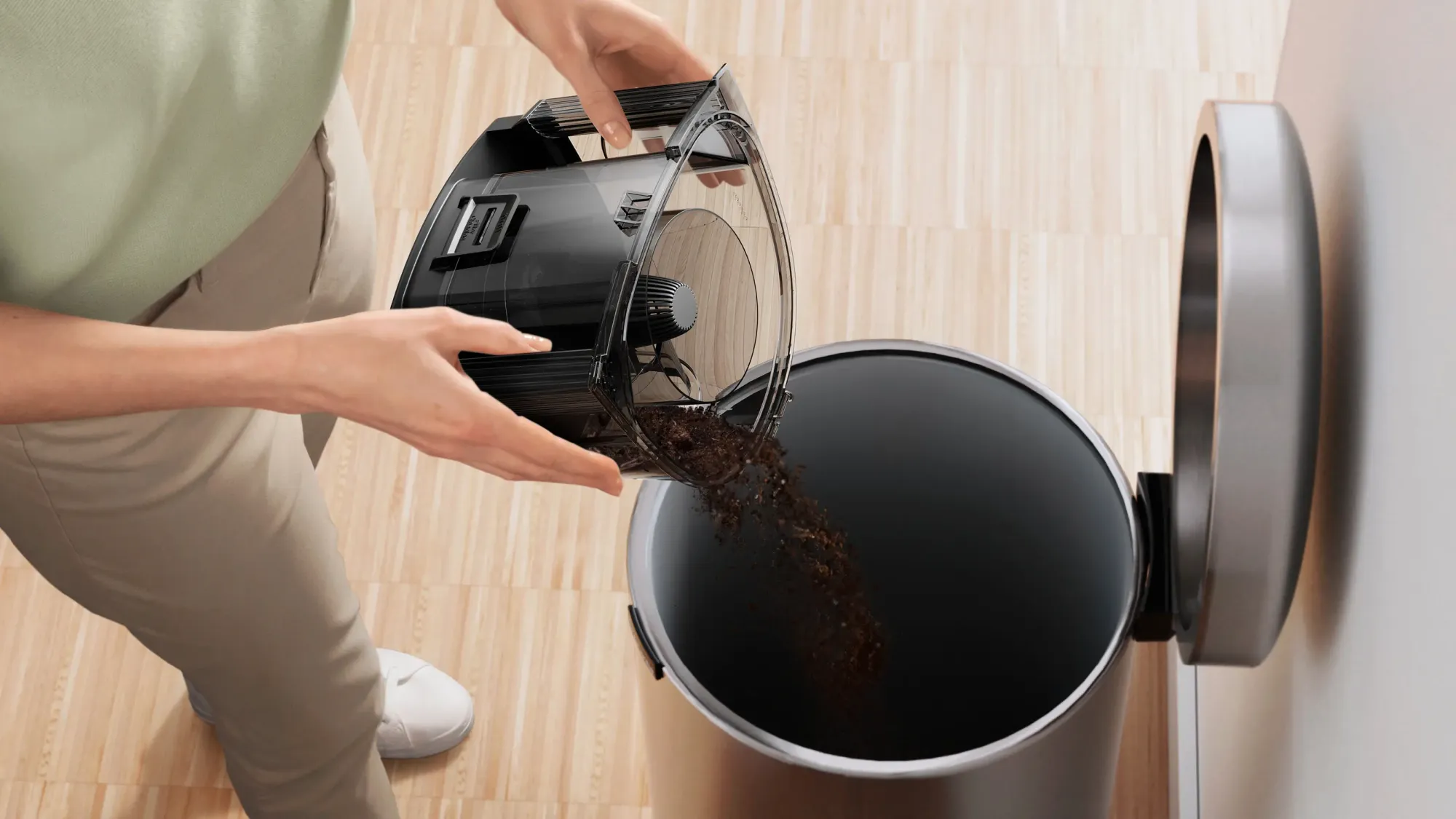 Série 4 Aspirateur sans sac Rouge BGC21X350