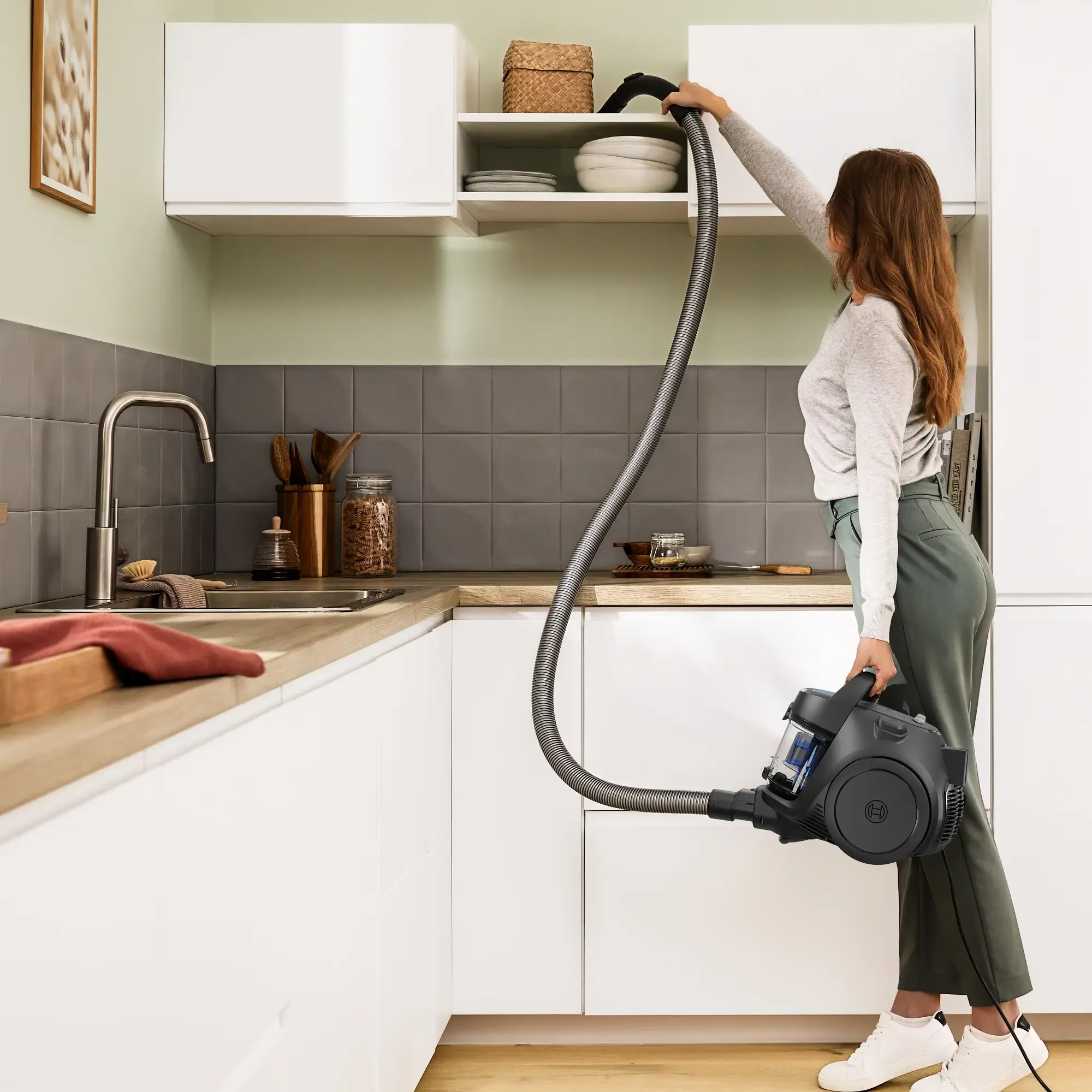 Série 2 Aspirateur sans sac Noir BGS05BA2TH