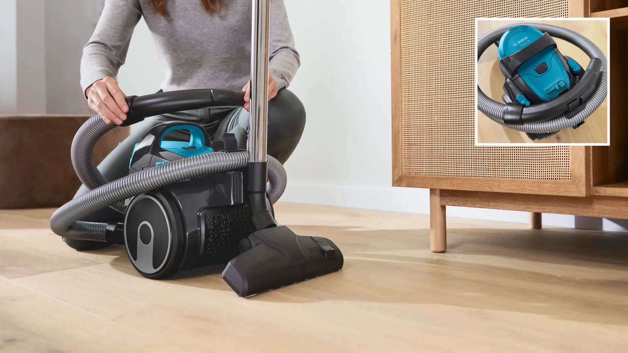 Série 2 Aspirateur sans sac Turquoise BGS05X240