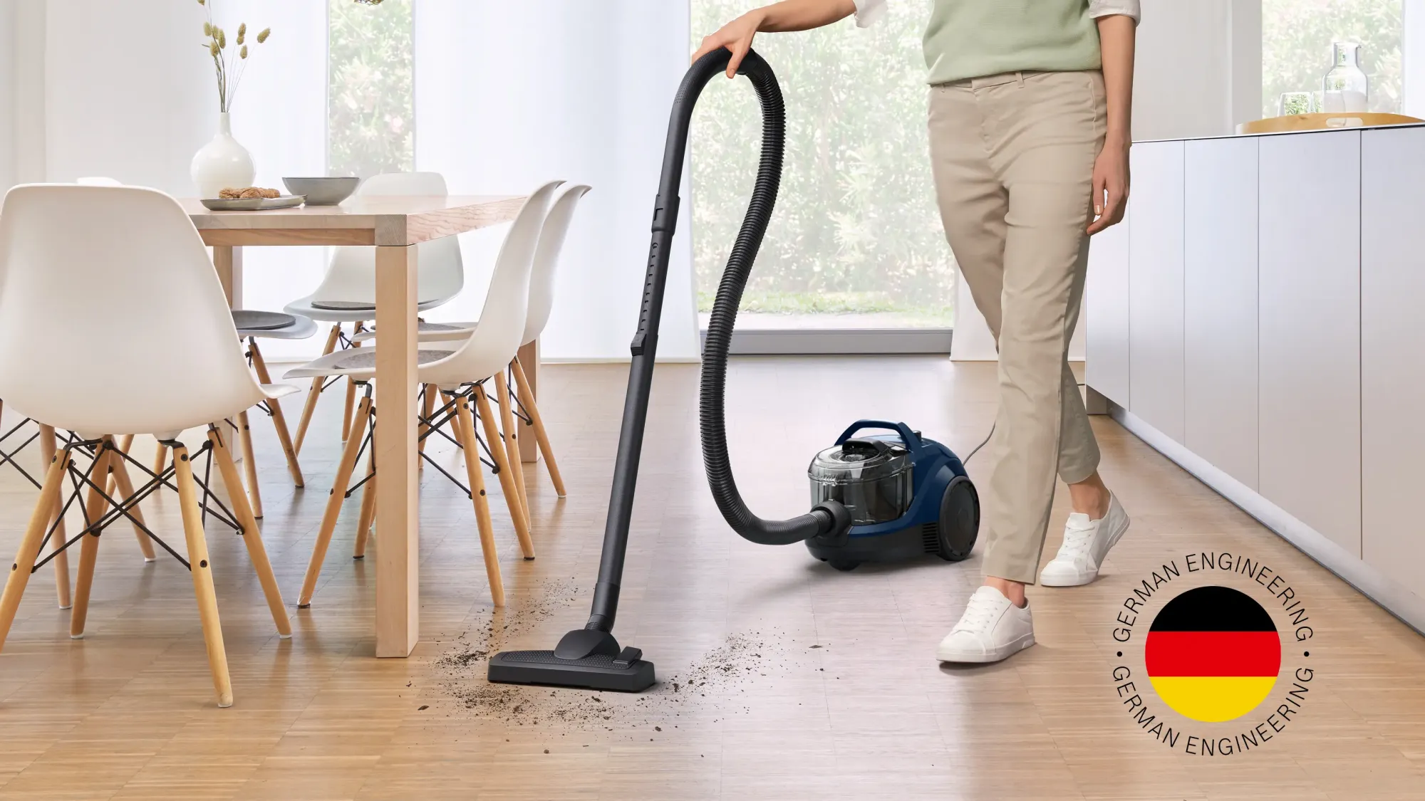Série 4 Aspirateur sans sac Bleu BGS21X320