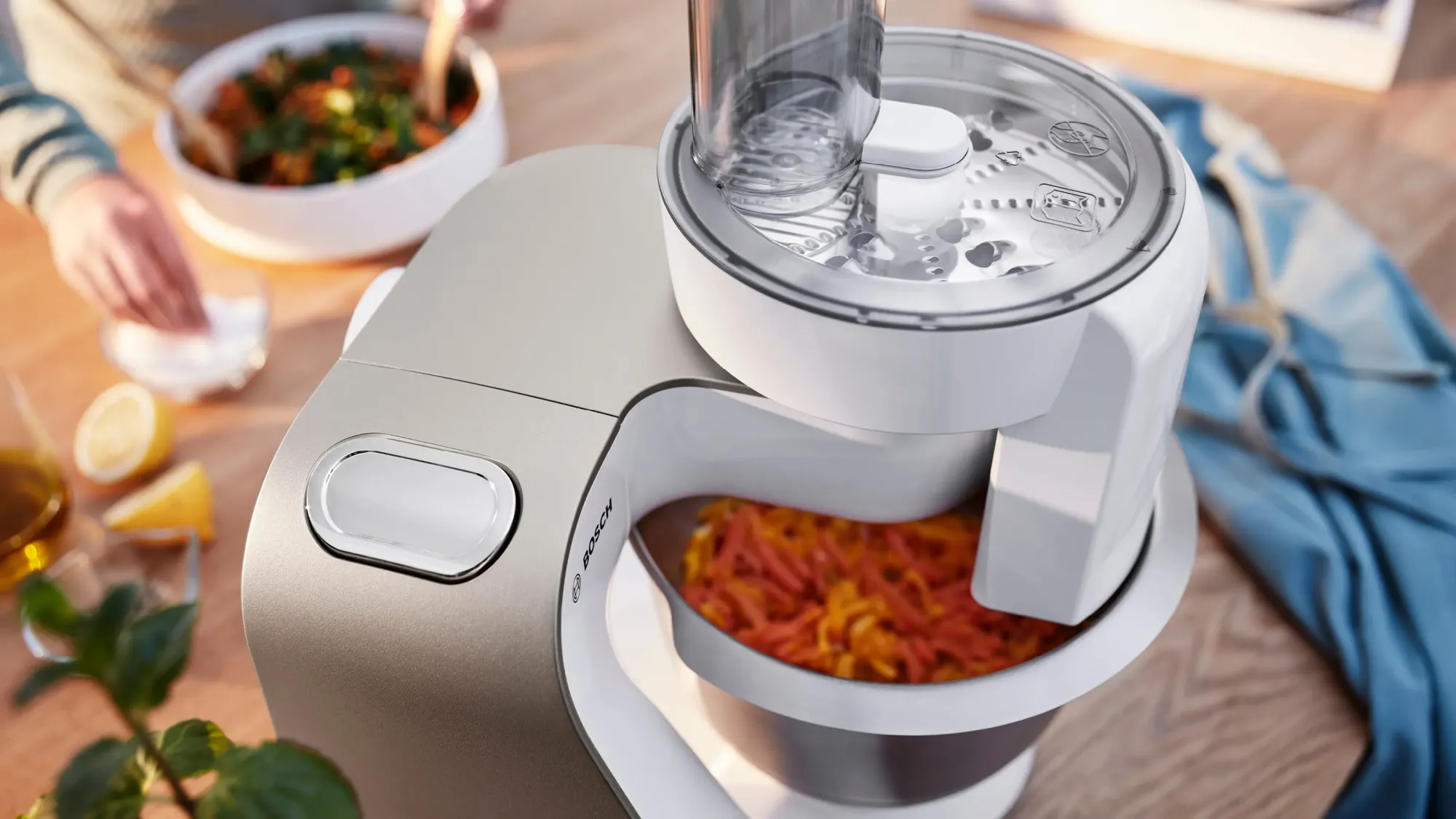 Série 4 Robot pâtissier avec balance MUM 5 1000 W Blanc MUM5XW20
