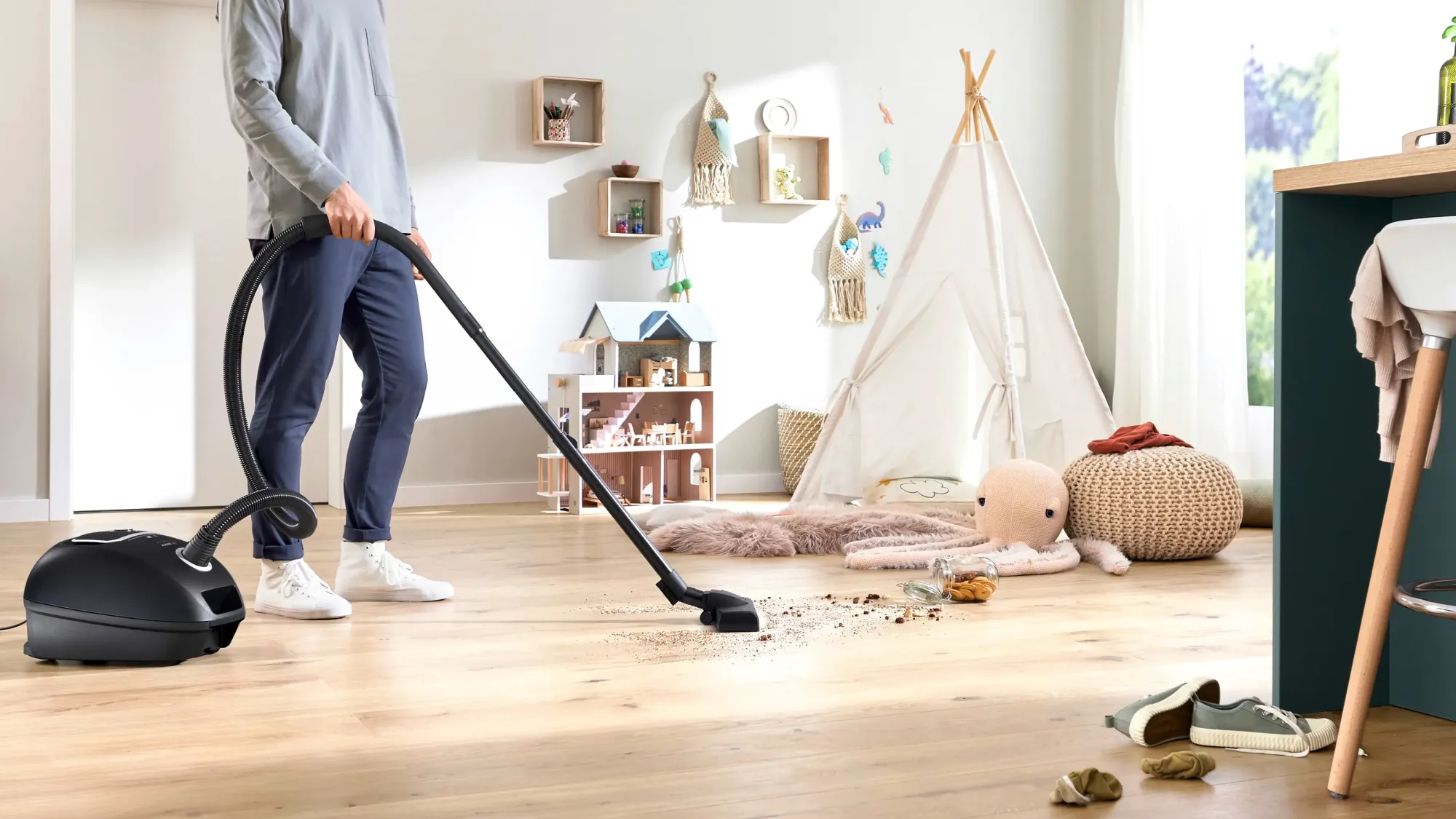 Série 4 Aspirateur avec sac Noir BGB41BA1