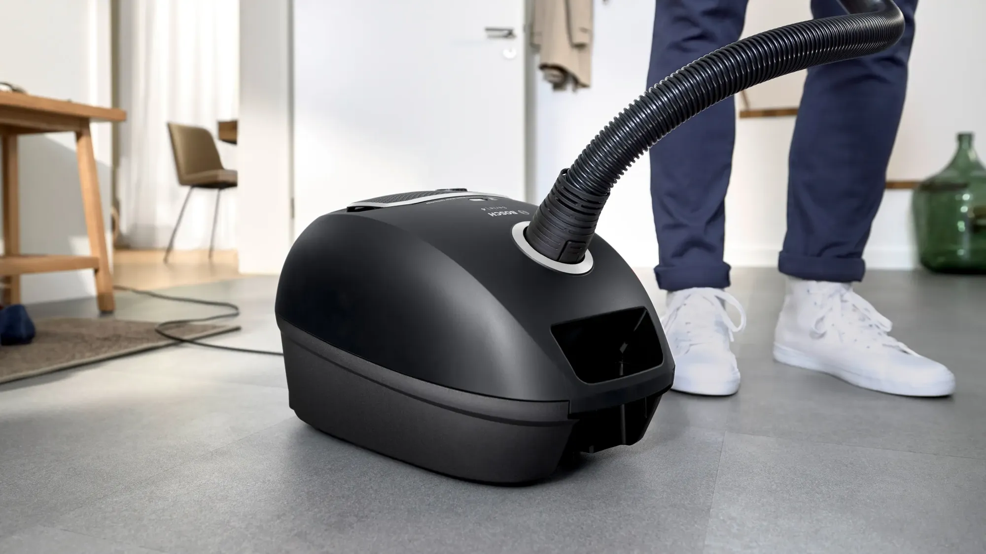 Série 4 Aspirateur avec sac Noir BGB41BA1