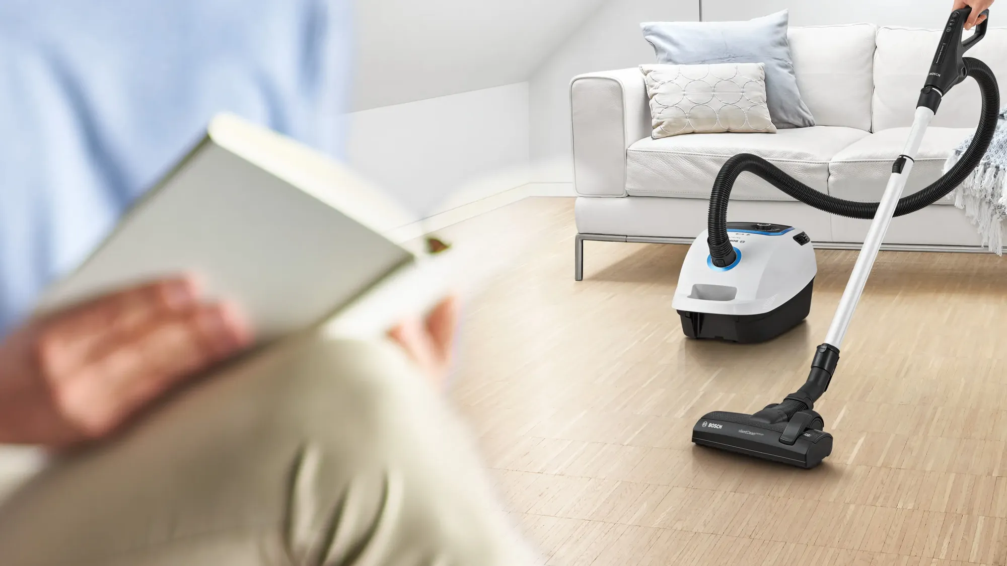 Série 6 Aspirateur avec sac ProSilence Blanc BGB6SIL1