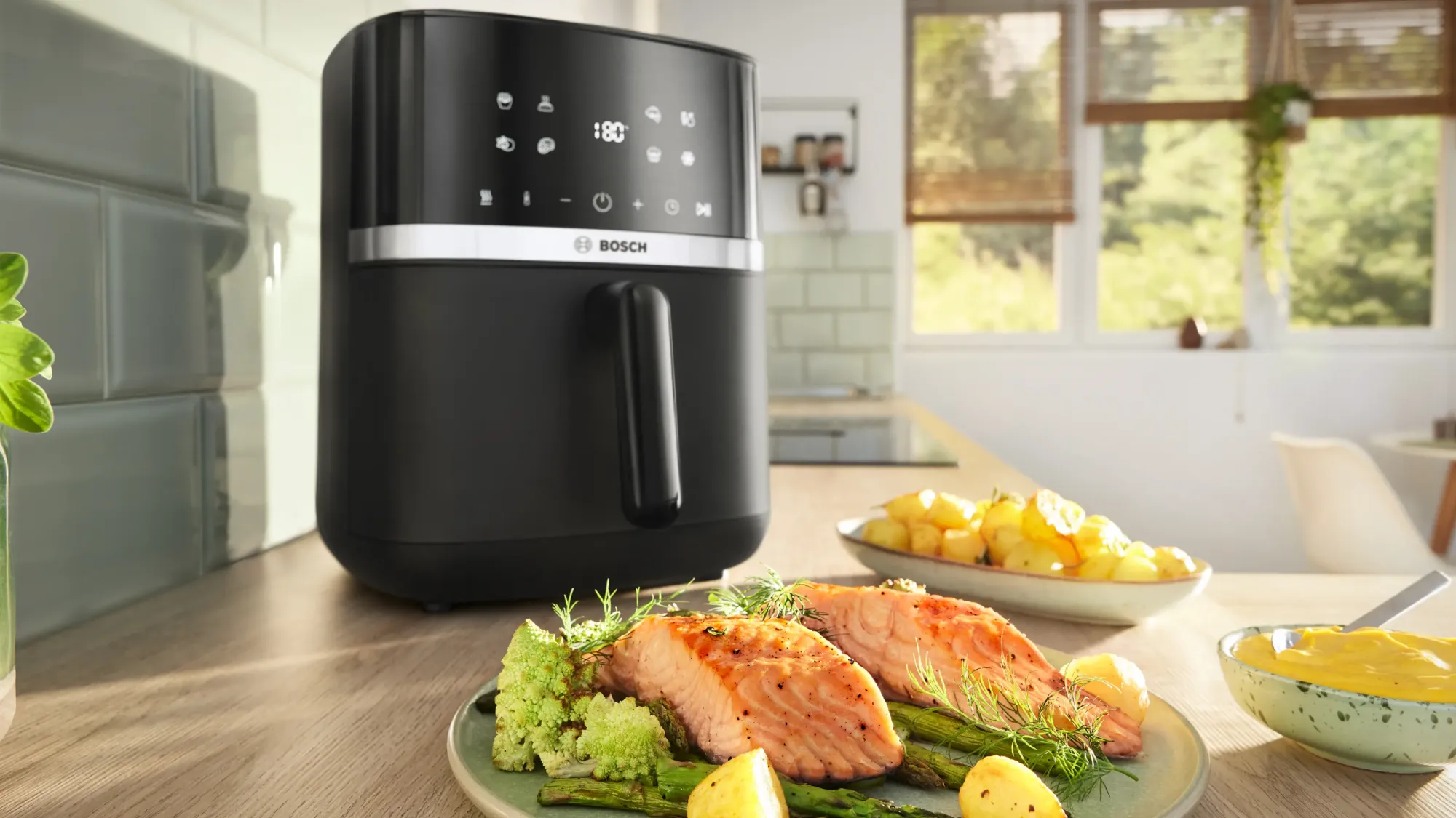 Série 4 Friteuse sans huile Noir MAFS2462B