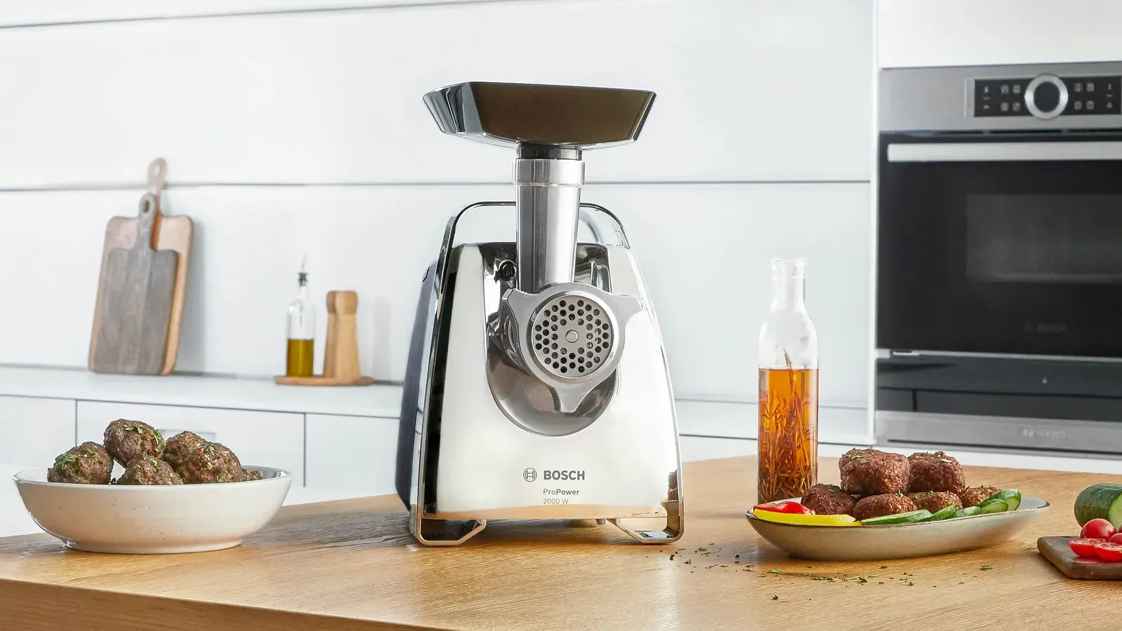 Hachoir à viande ProPower 2000 W Noir, chromé MFW67440